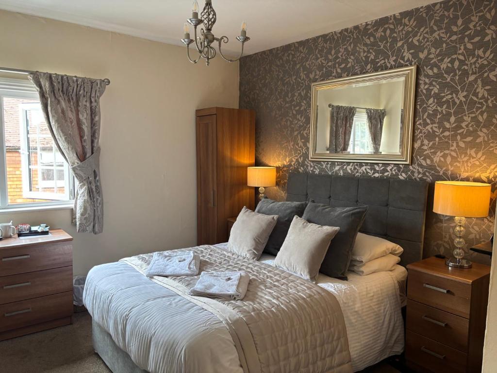 The Half Moon Inn - 