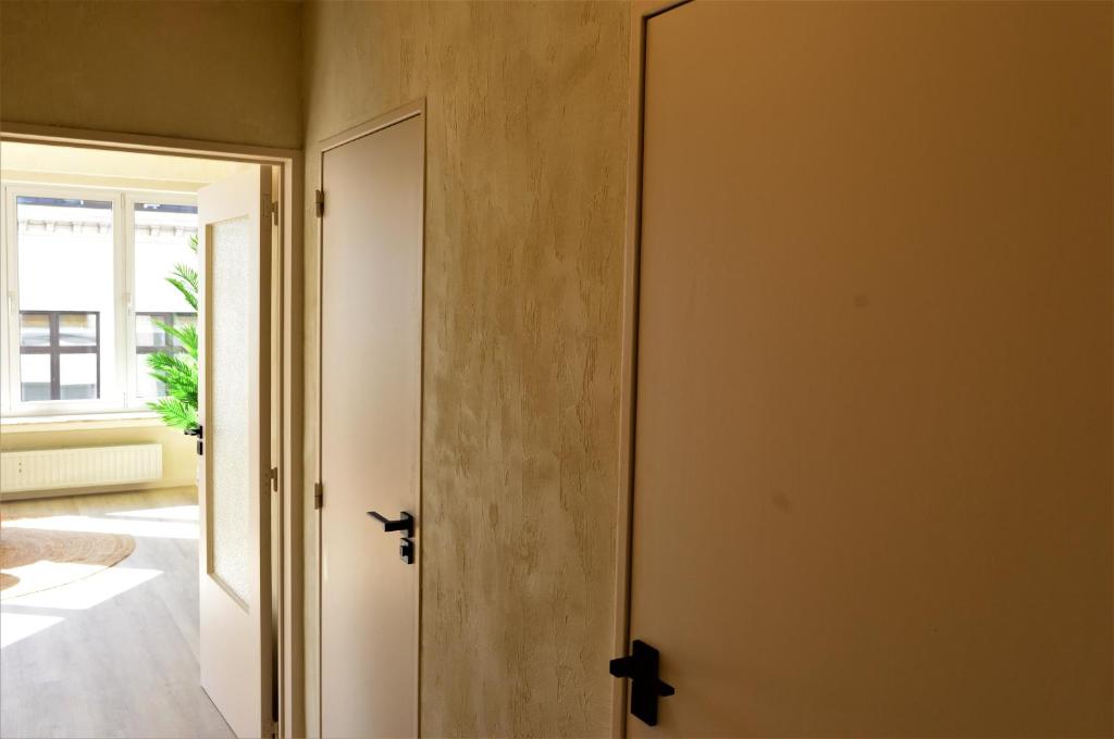 Japandi Lofts - 2 Bedrooms at old city of Antwerp - Resim 25