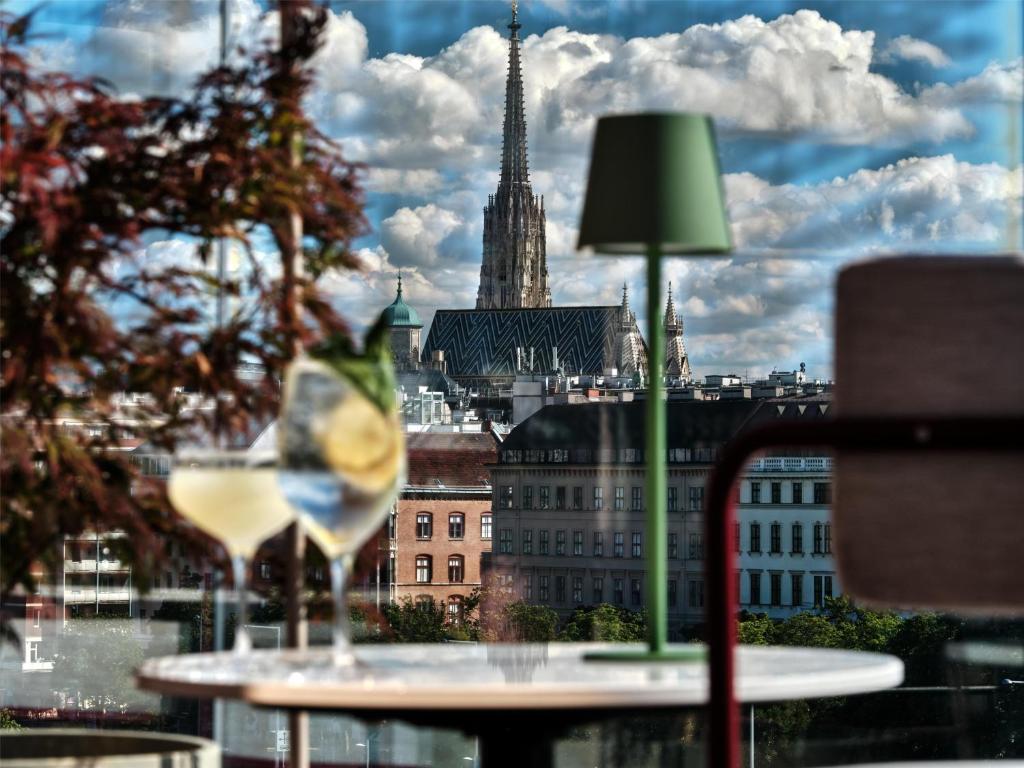 Radisson RED Hotel, Vienna - Resim 2