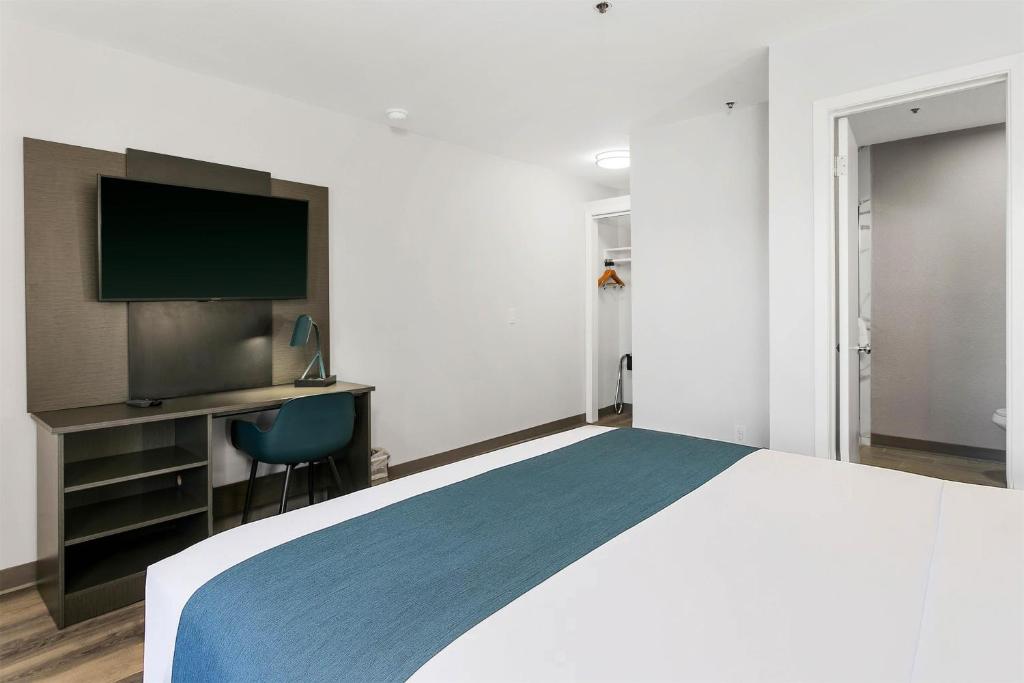 Motel 6 Tempe, AZ Elliot Road photo