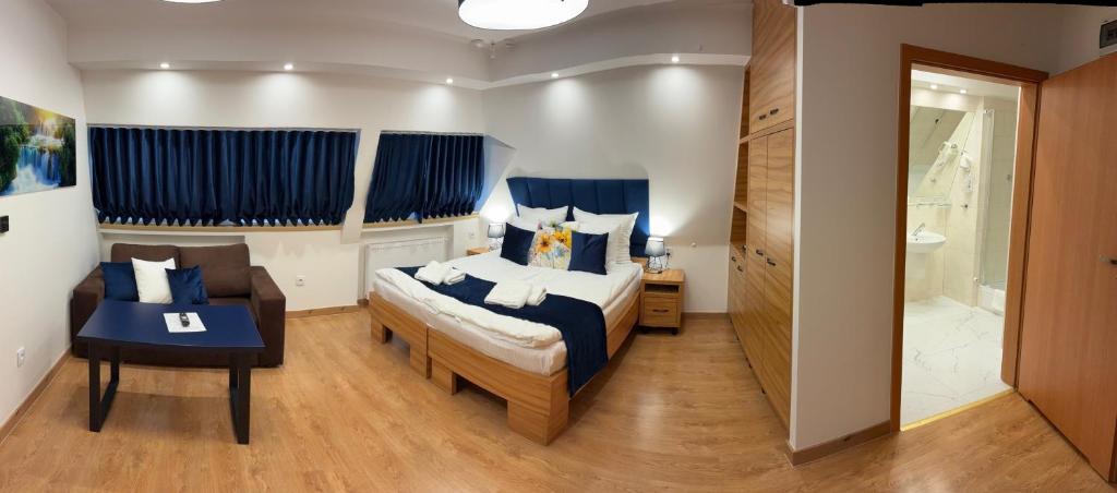 Piramida - Standard Double Room