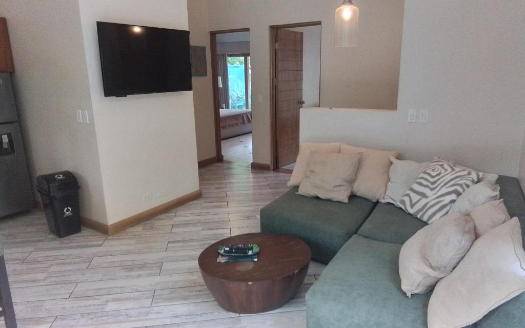 TV/trung tâm giải trí tại Huis in condominio Río mono