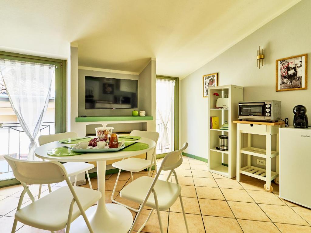 Η κουζίνα ή μικρή κουζίνα στο Elegant Jungle Loft In Centro Storico