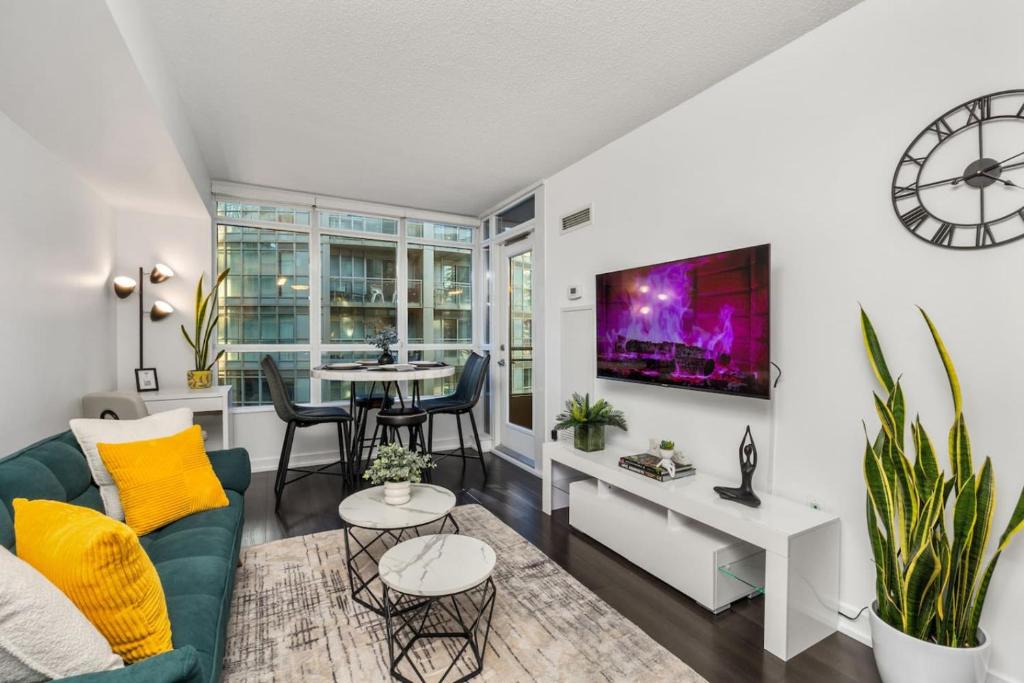 Μια τηλεόραση ή/και κέντρο ψυχαγωγίας στο Downtown Urban Oasis I Entertainment District