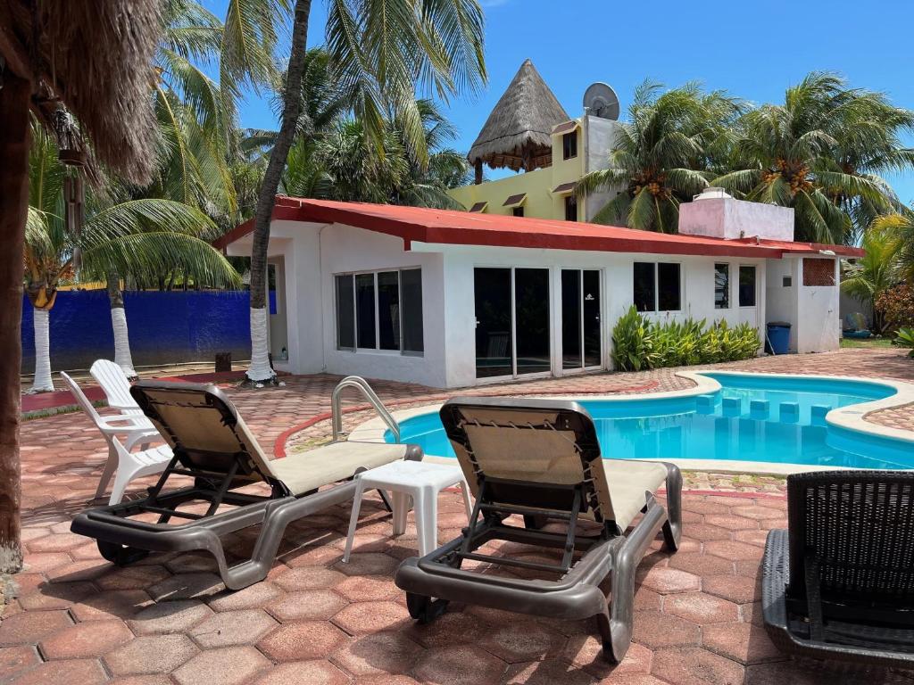 Πισίνα στο ή κοντά στο Family home with private pool, Casa Palapa