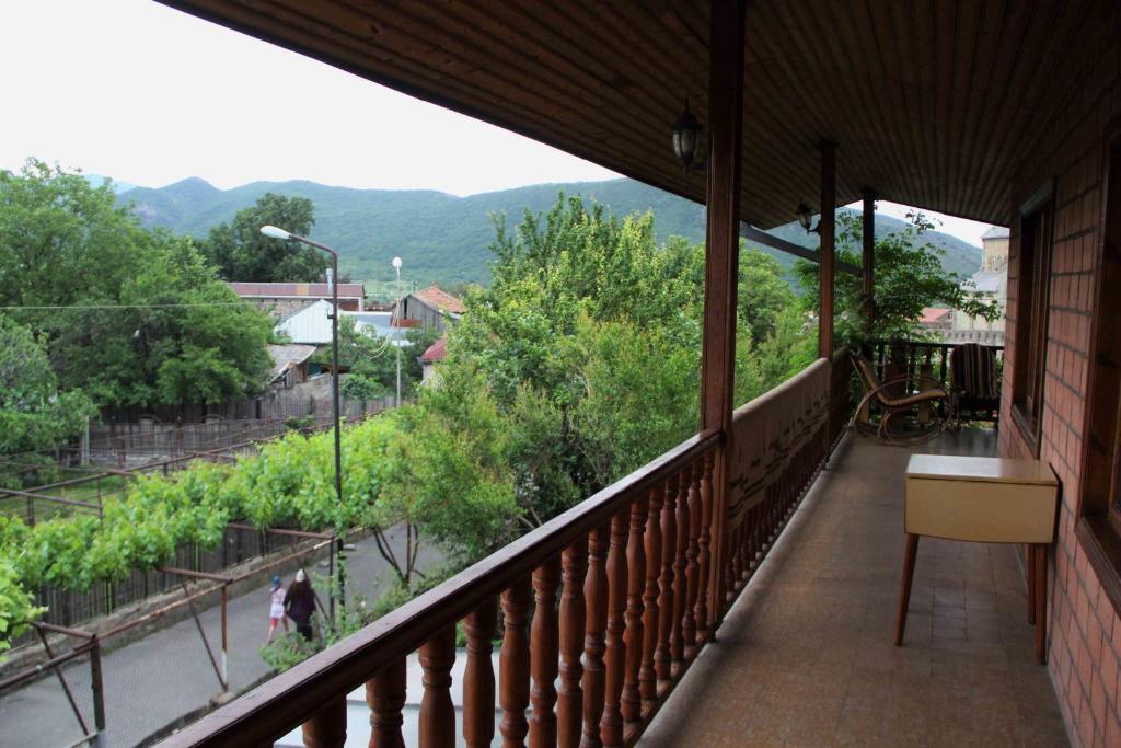 Nespecifikovaný výhled na hory nebo výhled na hory při pohledu z hotelu