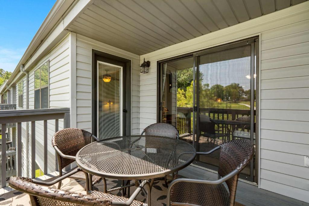 Un balcón o terraza en The Tee Shot - Condo for 4