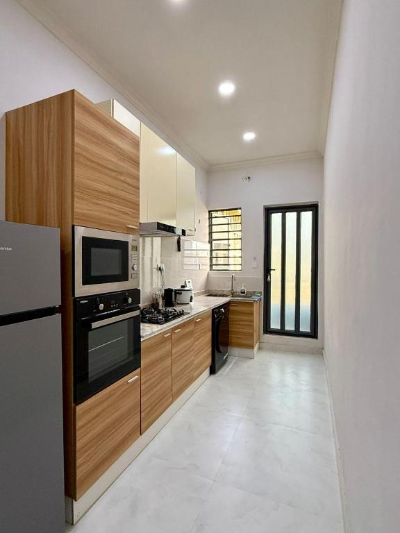 O bucătărie sau chicinetă la Zeem luxurious apartments