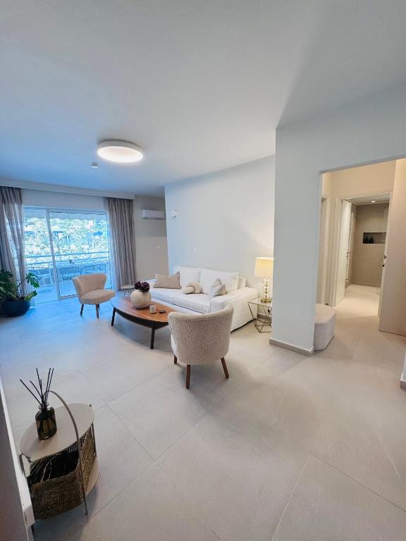 Luxury 2bedroom Apartment in Glyfada- Scarlet Vibes Glyfada