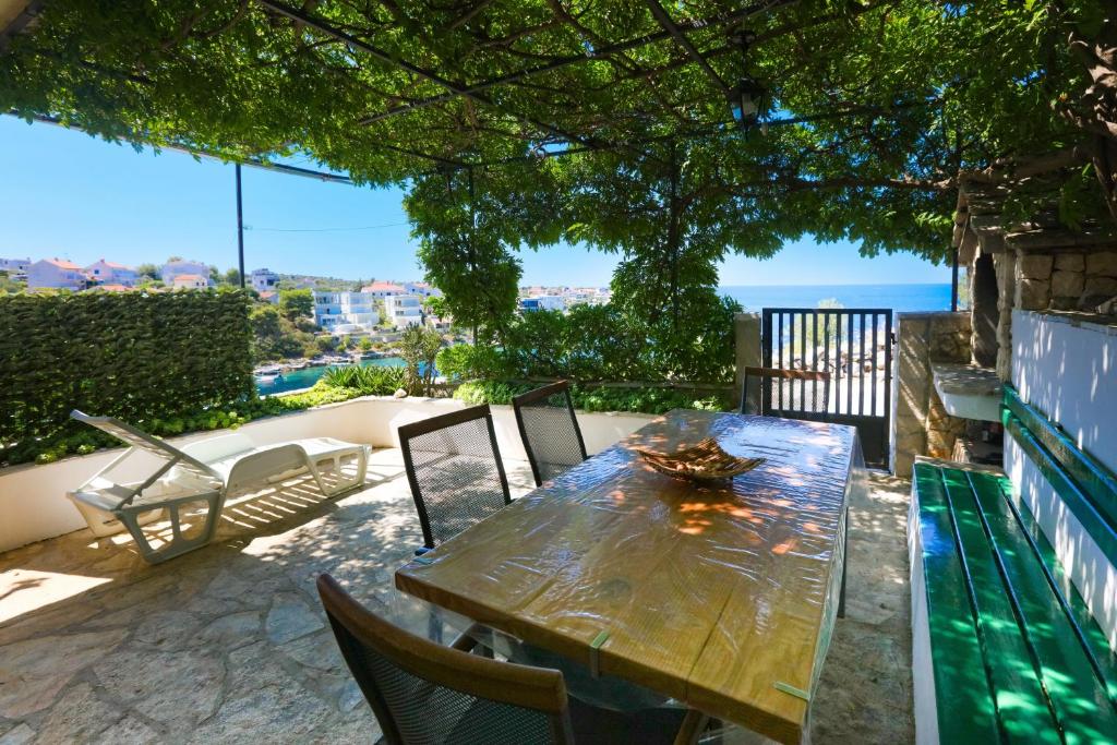 Seaside holiday house Kanica, Rogoznica - 24746