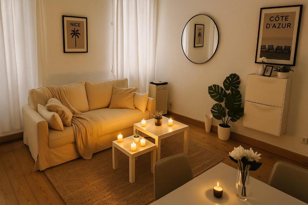 O zonă de relaxare la Vieux Nice Design & confort Mer à 2 min