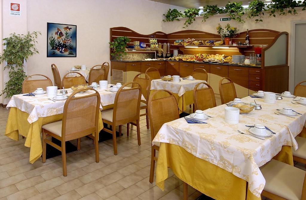 Restaurace v ubytování Aparthotel Pineda