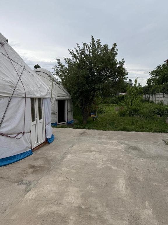 Galeriebild der Unterkunft Yurt stay in downtown in Karakol