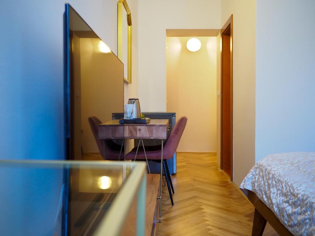 Hotel 16 & Apartments Prague City Living - Resim 36