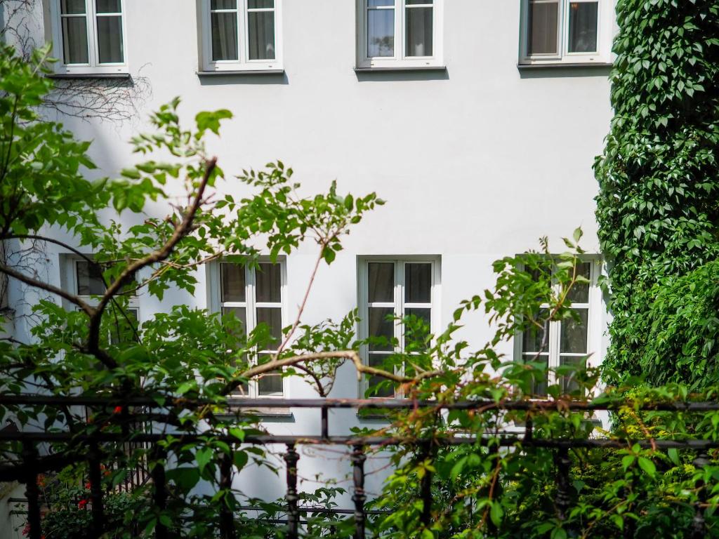 Hotel 16 & Apartments Prague City Living - Resim 42