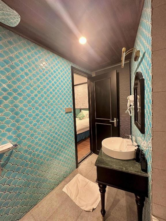 The ORCHID PREMIUM Hotel - 14