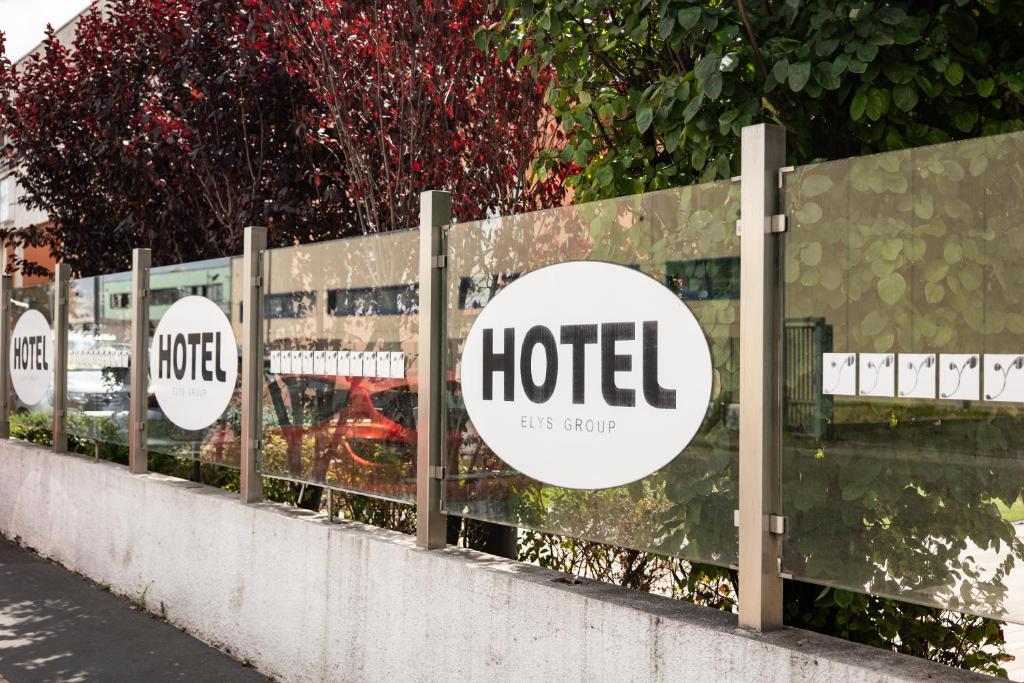 Hotel Elys