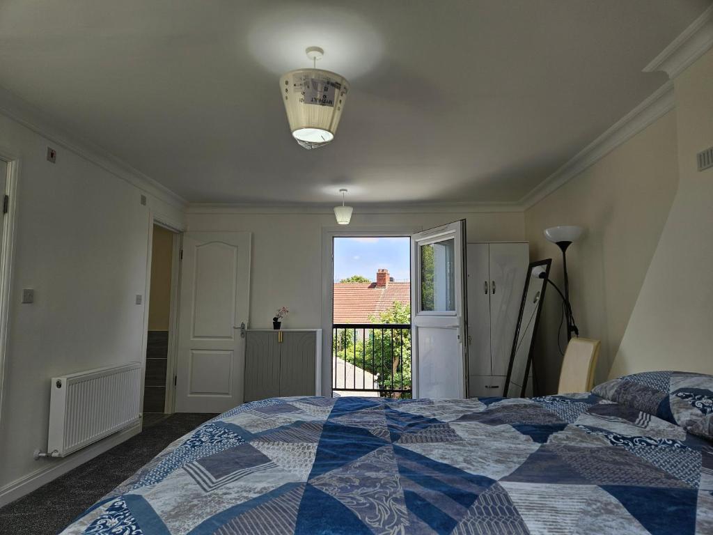 Gallery image of Spacious 5 bedroom and 5 bathroom home in Croydon in Thornton Heath