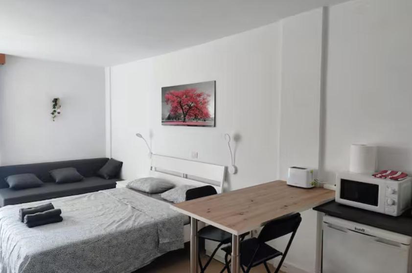 Central Studio with Rooftop Pool, Puerto de la Cruz (updated prices 2025)