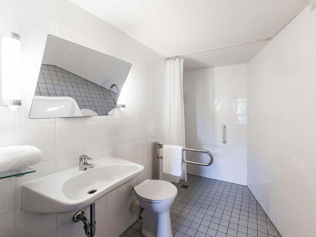 B&B Hotel Düsseldorf-Hbf - Resim 21