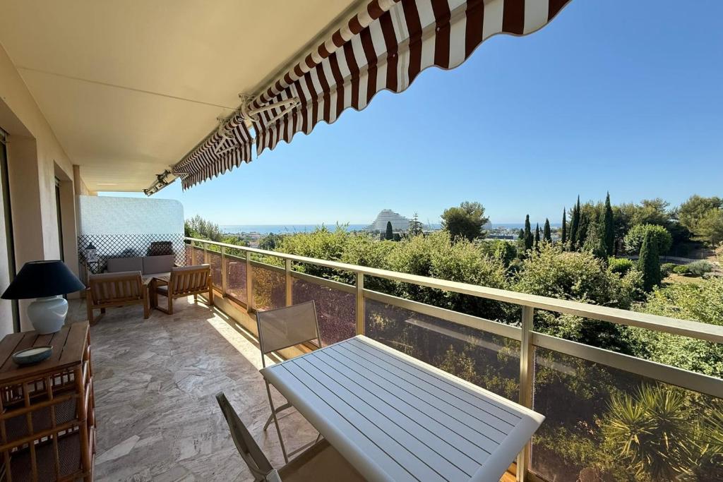 Luxury Apartments With A Tennis View Reference: Beautiful 2 Bedroom Apartment With Sea View Swimming Pool