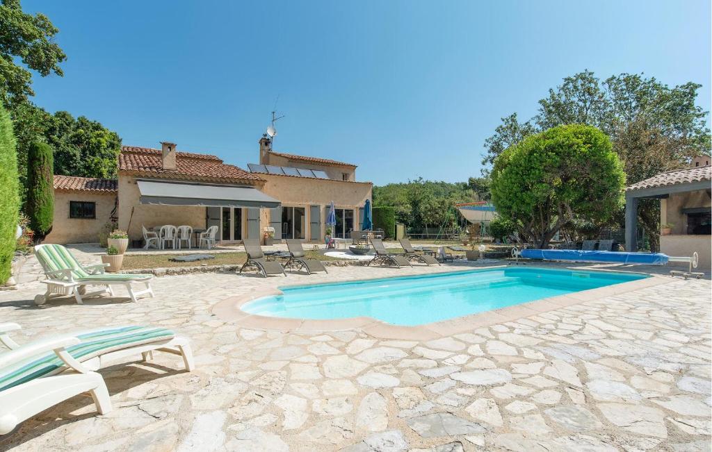 Swimmingpoolen hos eller tæt på Stunning Home In Saint Cezaire