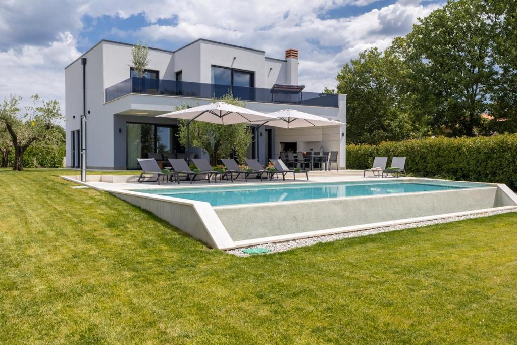 Πισίνα στο ή κοντά στο Villa Superiore in Jakovici