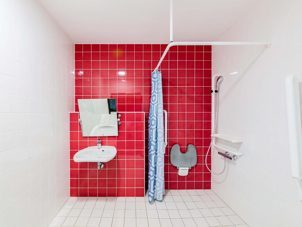 B&B Hotel Düsseldorf-Airport - Resim 16