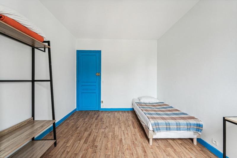 Hotel Tolbiac - Standaard Eenpersoonskamer Met Gedeelde Badkamer