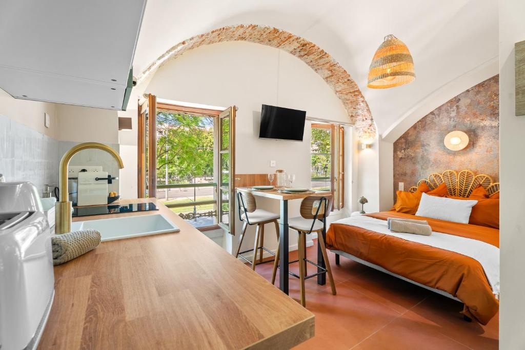 Nice Renting - CROTTIb - Studio Rare Pearl Typical Chic Massena & Sea