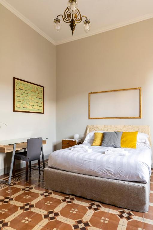 Camere con bagno privato in Villa con giardino