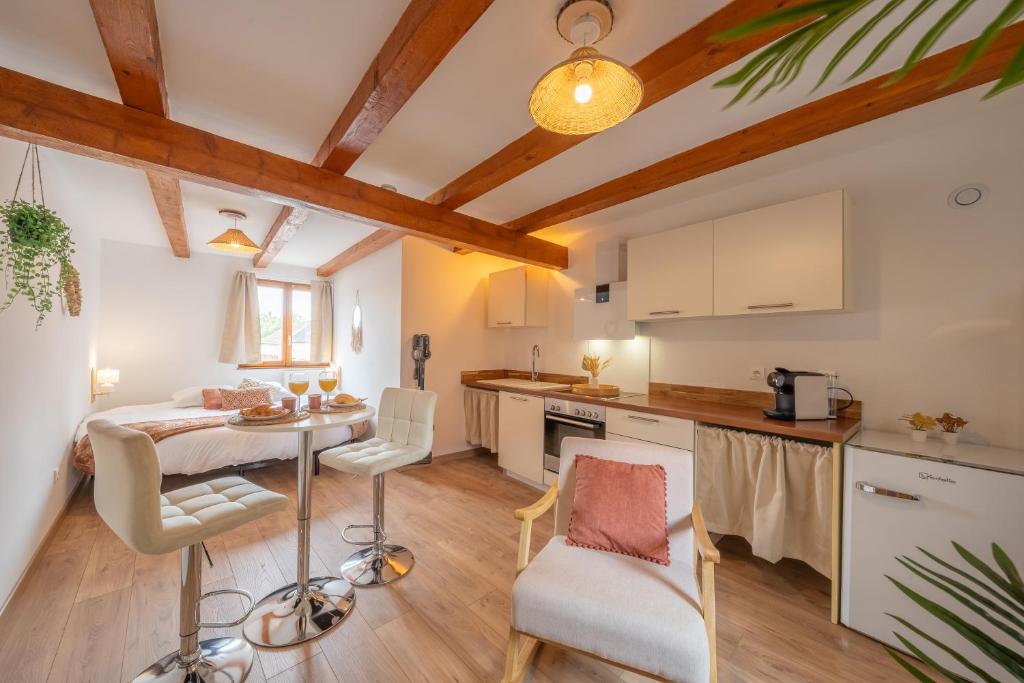 Køkken eller tekøkken på Le Céleste - Détente & Bohème Proche Centre