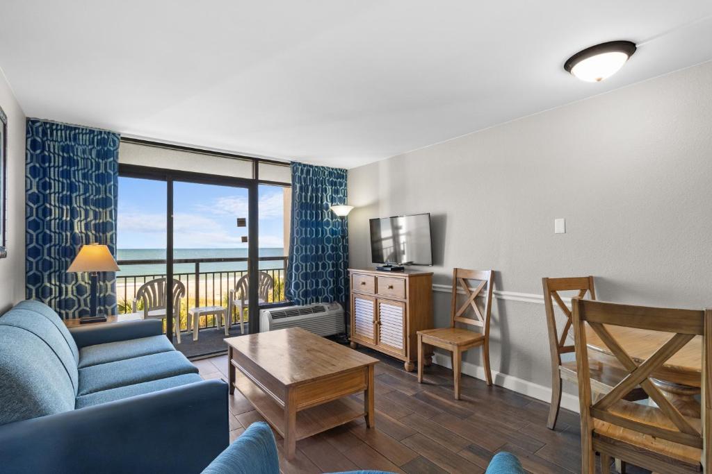Monterey Bay Suites - 