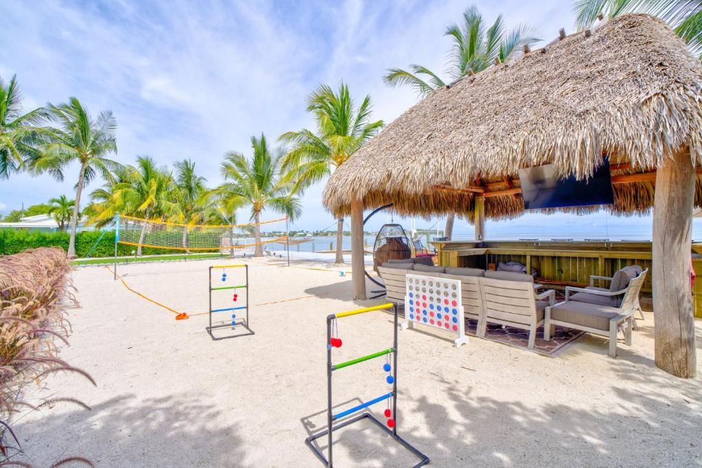 Image showcasing Luxury Outdoor Living Space Trends 2024 - ILHM