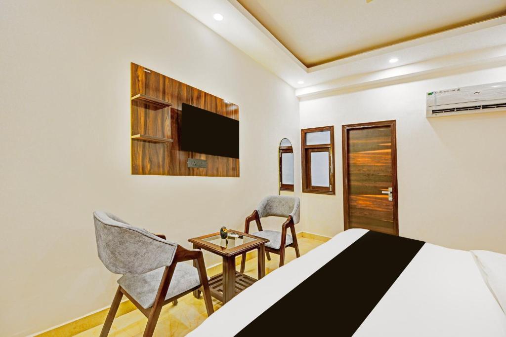 Gallery image of Hotel O Charmwood Inn in Faridabad