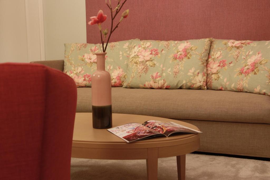 Mr.& Mrs. President - 18