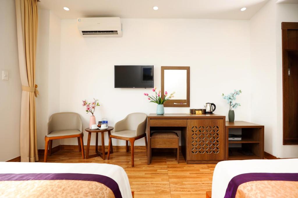 Phòng 3 Người Nhìn Ra Vườn