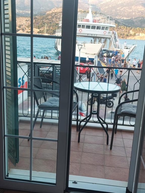 Rouchotas Studios by Viktor 1rst Floor - 3