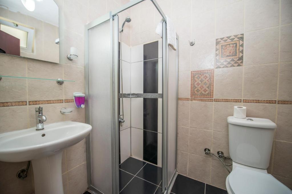 Koupelna v ubytování Sunberk Hotel
