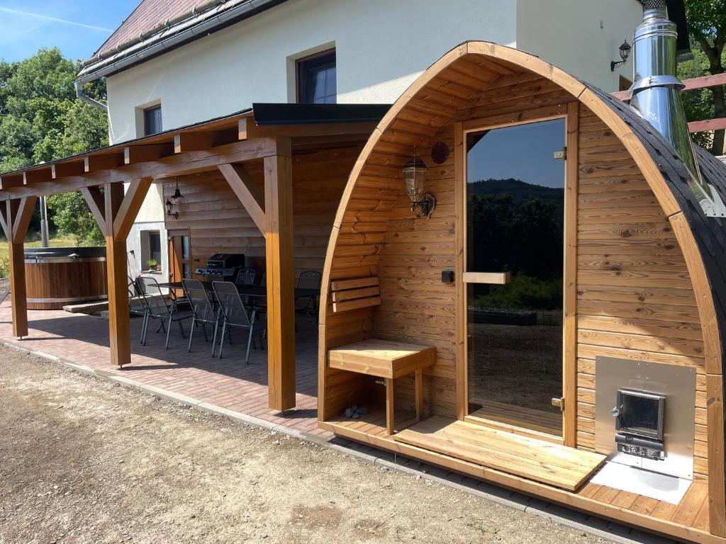 Budova, kde se prázdninový dům nachází