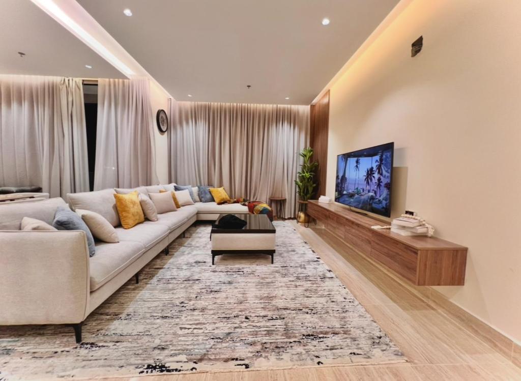 Comfort Stay-3BR, 3 Bath, Balcony &amp; Free Parking, Riyadh (updated prices 2025)