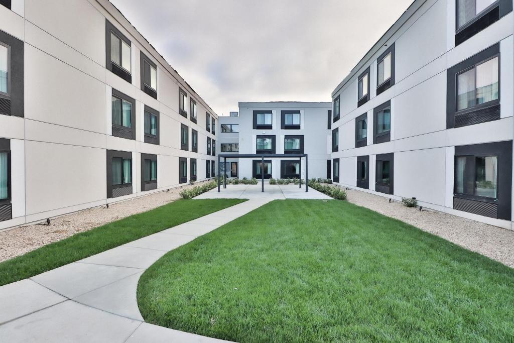Hampton Inn & Suites by Hilton San Diego SeaWorld Near Old Town photo