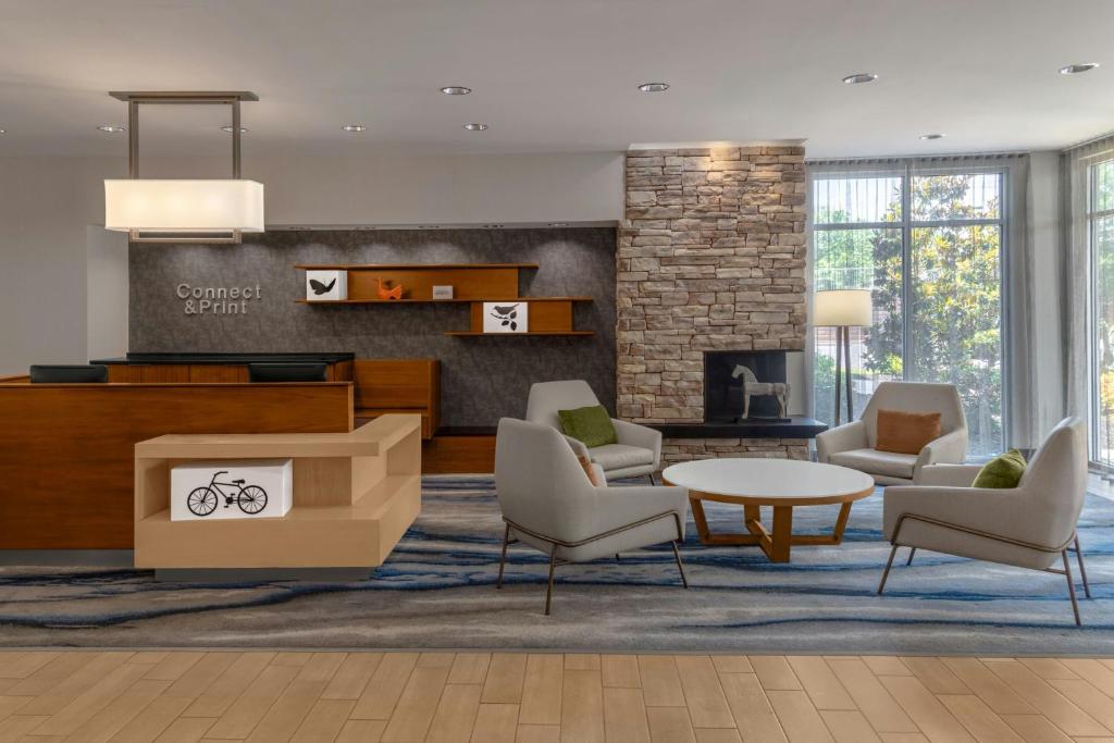 Fairfield Inn & Suites by Marriott Atlanta Acworth - Housity