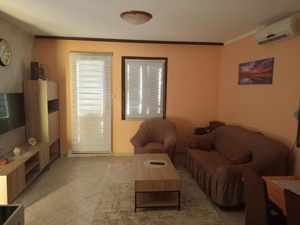 Kuca na dan - Two-Bedroom House