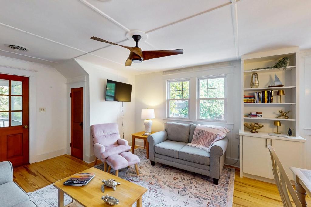 Χώρος καθιστικού στο Town of Rehoboth Beach --- 40 Olive Ave Unit #2