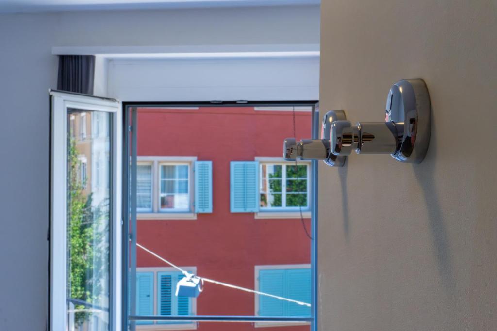 easyHotel Zürich City Limmatplatz - Resim 34