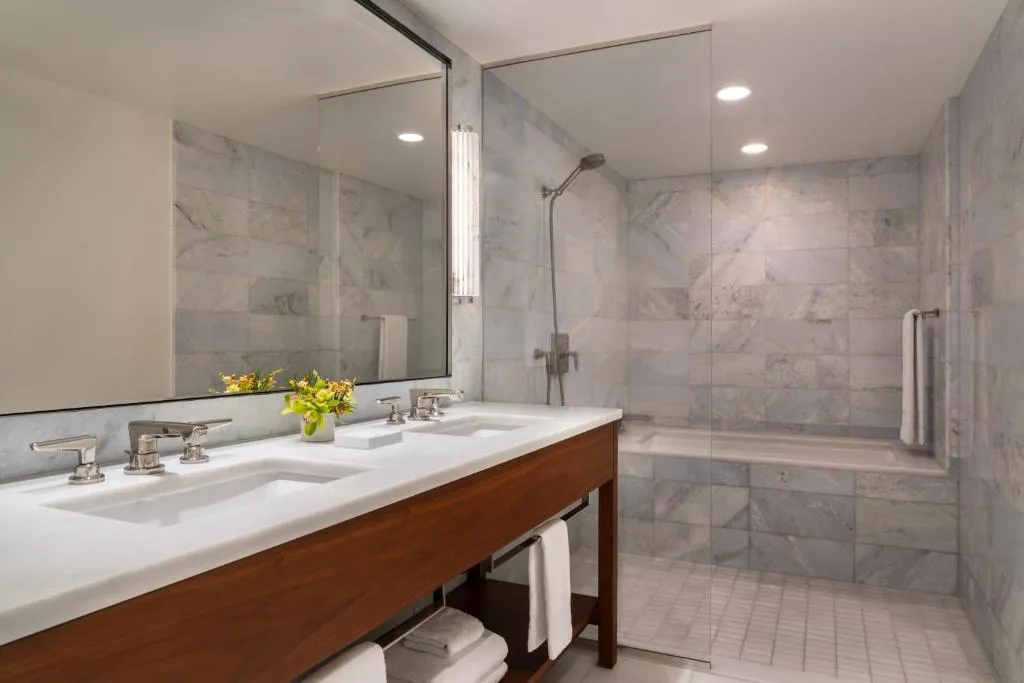 Grand One Bedroom Suite with Ocean View