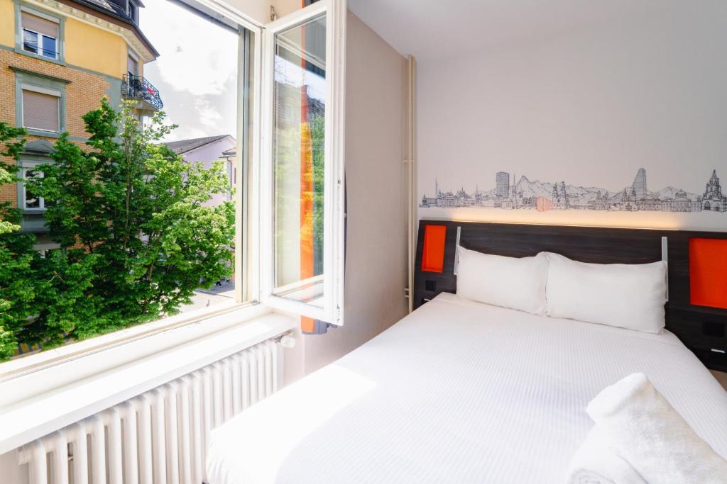 easyHotel Zürich City Main Station - Resim 32