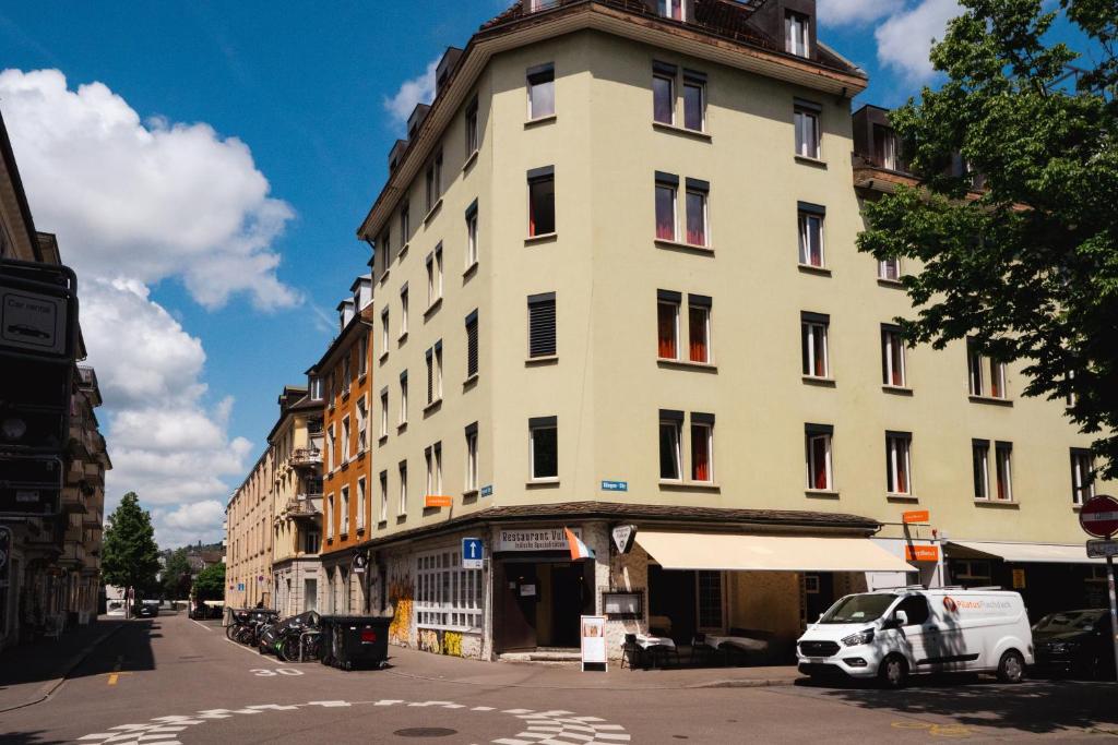 easyHotel Zürich City Main Station - Resim 11