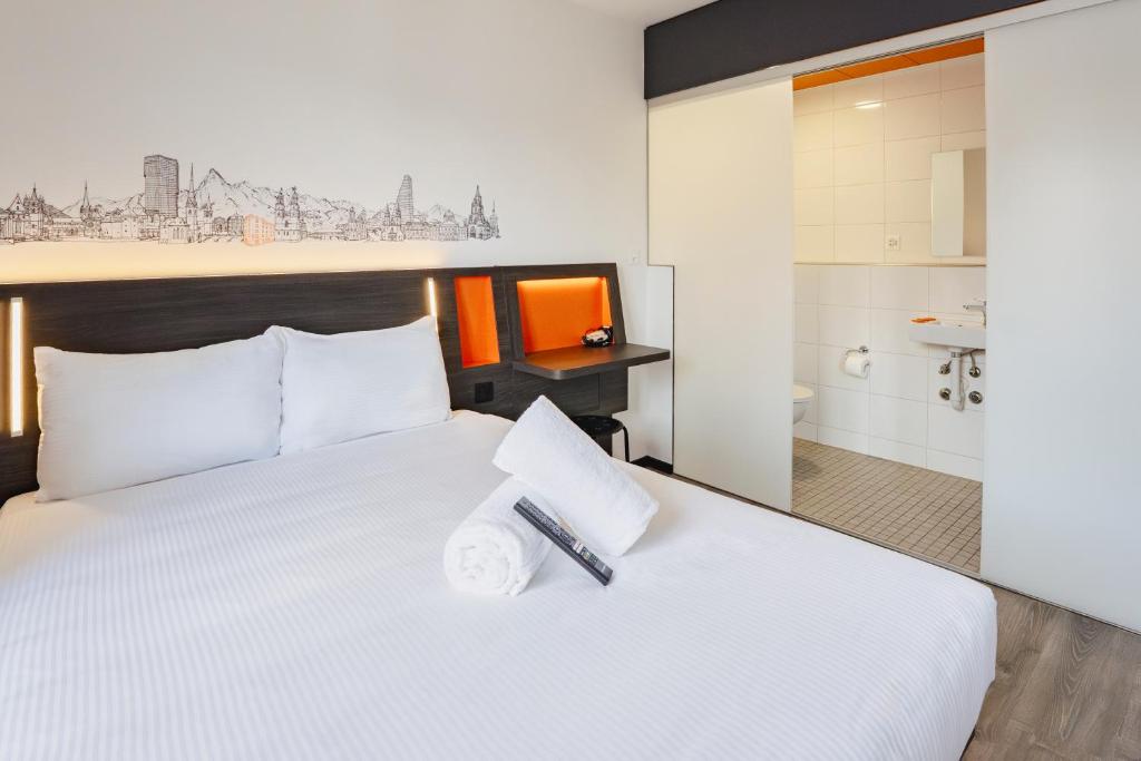easyHotel Zürich City Main Station - Resim 44